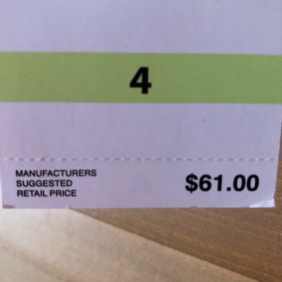 BEACH HOUSE SPORTS NWT 2PIECES SET IN NAVY TOP CROP SIZE 4 / BOTTOM SIZE 6 - Picture 2 of 10